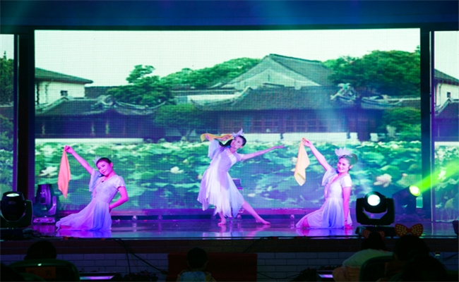 湖南盈成集团2014年迎新晚会暨表彰大会大型舞蹈花开四季