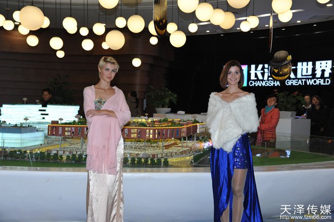 长沙大世界全球美食节现场外籍模特